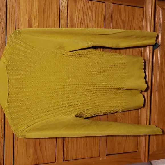 M.M. LaFleur sweater - Picture 4 of 4